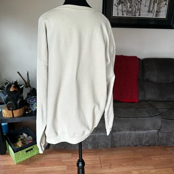 Golden Beautifully Broken Heart Graphic Sweatshirt. PTP 27 - Picture 5 of 8